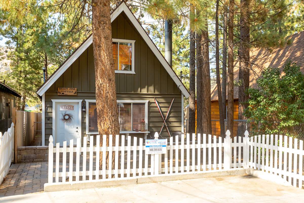 731 E Meadow Ln 731 E Meadow Ln