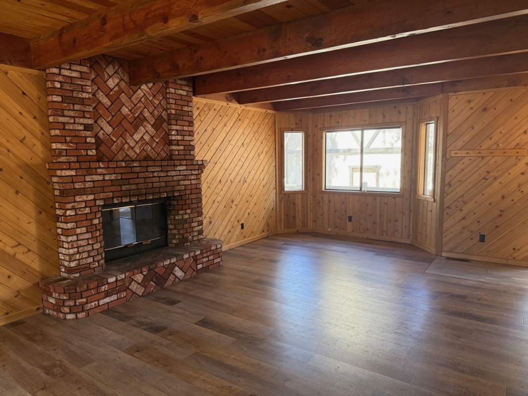 005_Living-Room 005_Living-Room