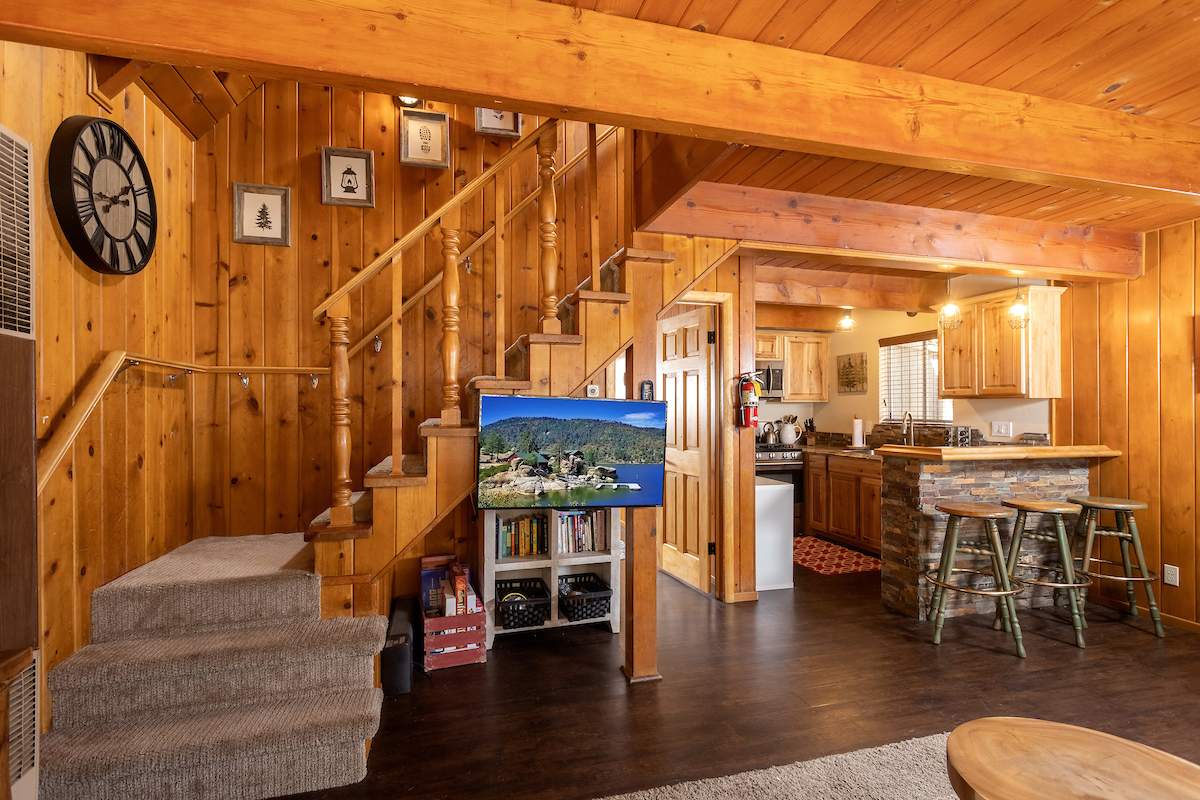 731 E Meadow Ln 731 E Meadow Ln