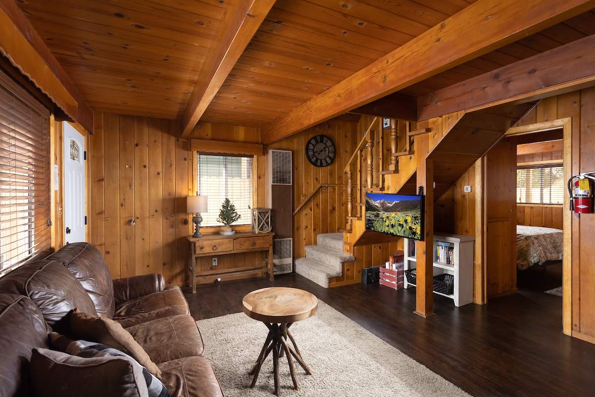 731 E Meadow Ln 731 E Meadow Ln