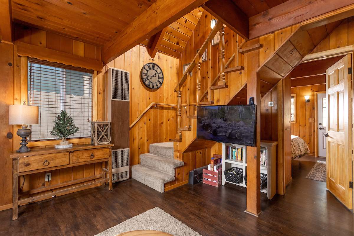 731 E Meadow Ln 731 E Meadow Ln