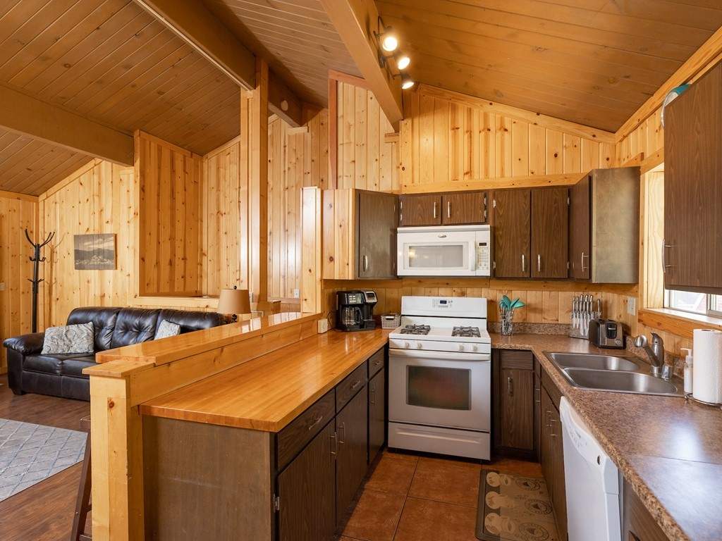 39038 Bayview Ln 39038 Bayview Ln