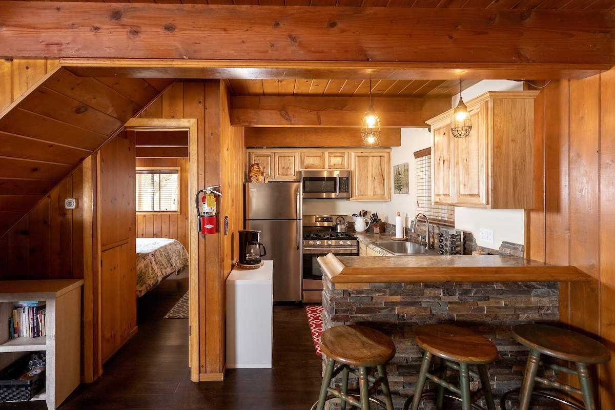 731 E Meadow Ln 731 E Meadow Ln