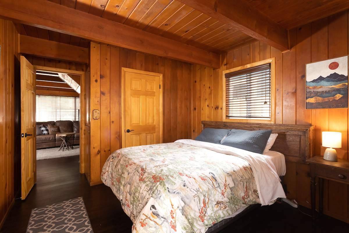 731 E Meadow Ln 731 E Meadow Ln