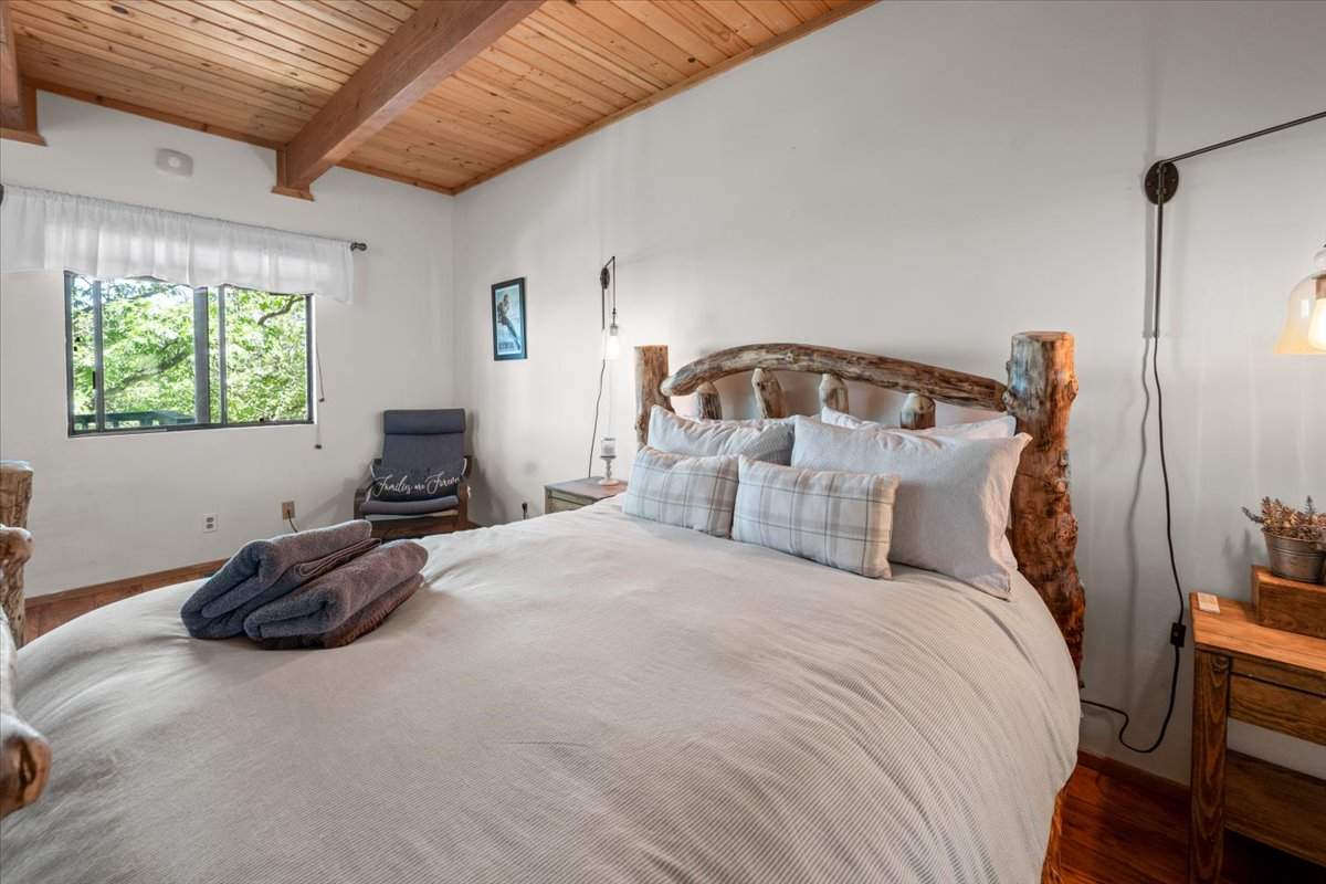 1555 Tuolumne Rd 1555 Tuolumne Rd