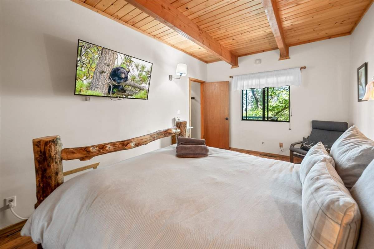 1555 Tuolumne Rd 1555 Tuolumne Rd