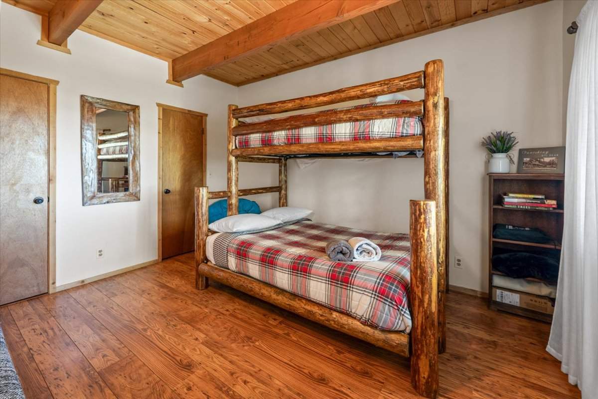 1555 Tuolumne Rd 1555 Tuolumne Rd