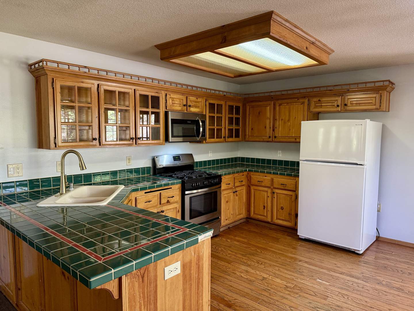 1442 Club View Dr 1442 Club View Dr