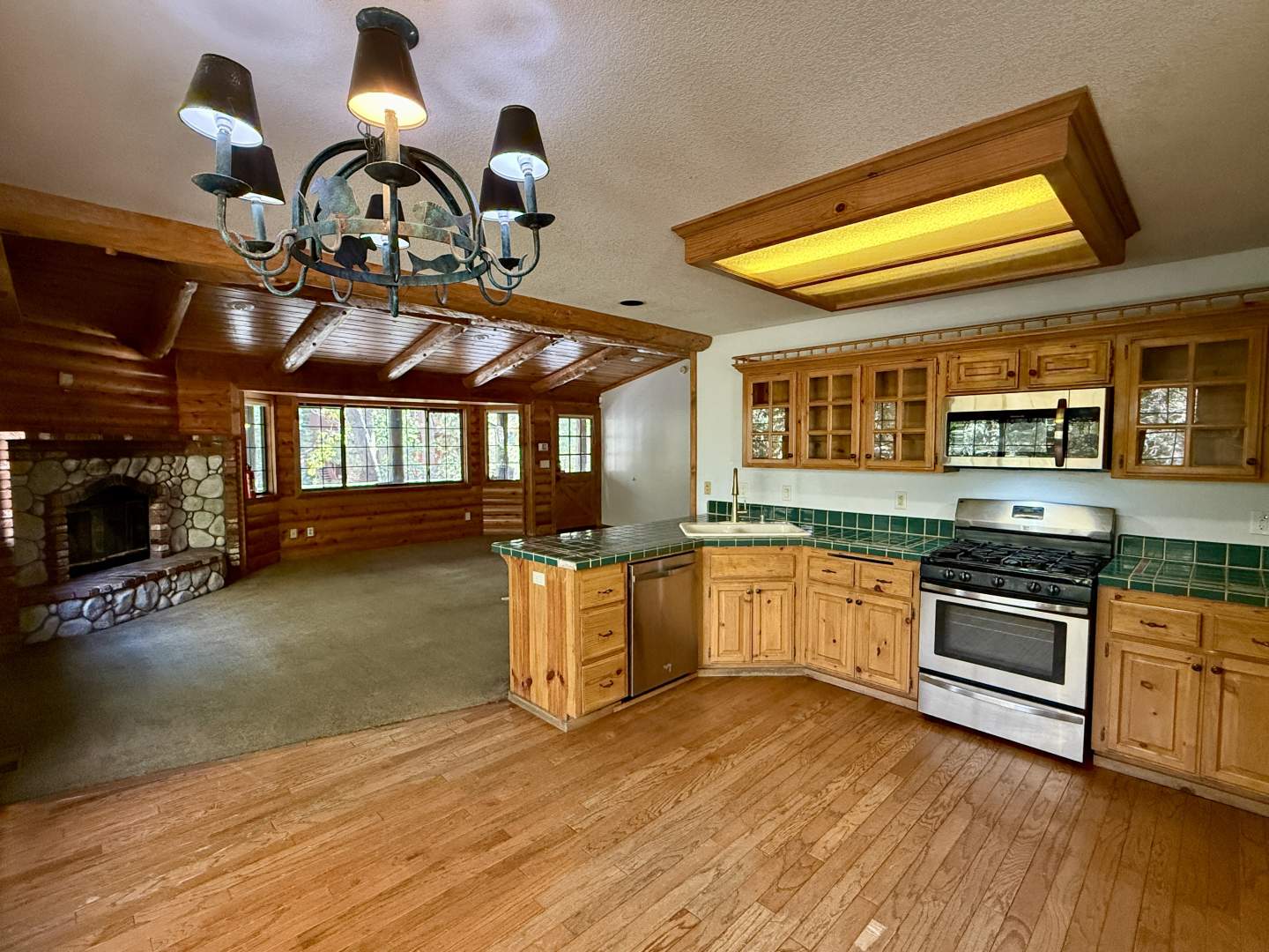 1442 Club View Dr 1442 Club View Dr