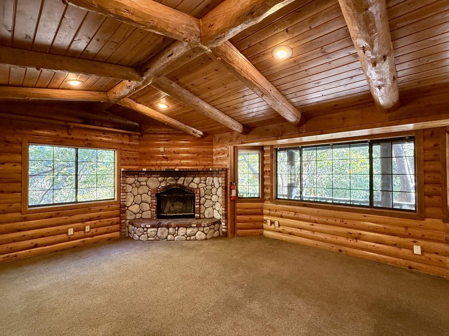 1442 Club View Dr 1442 Club View Dr