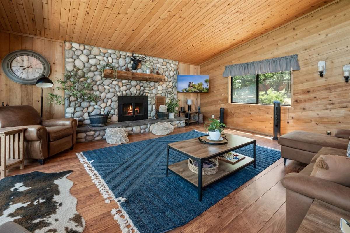 1555 Tuolumne Rd 1555 Tuolumne Rd