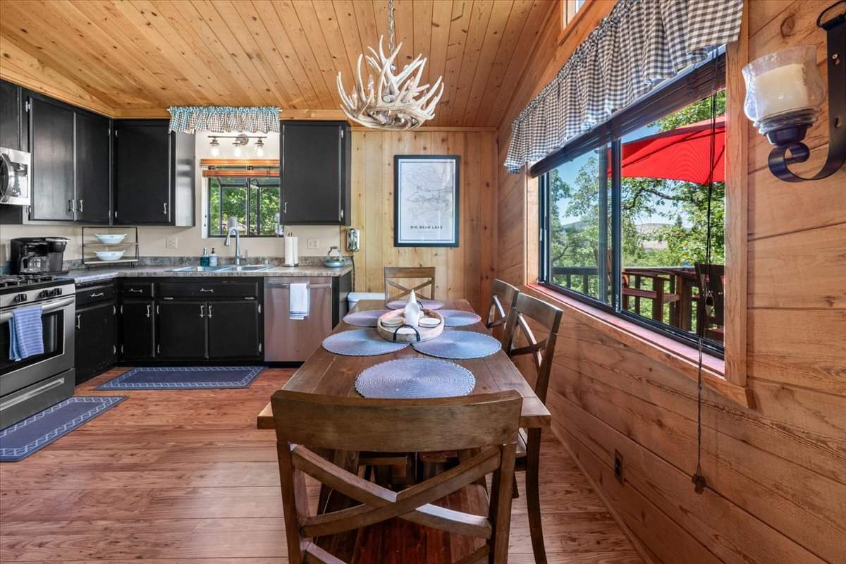 1555 Tuolumne Rd 1555 Tuolumne Rd