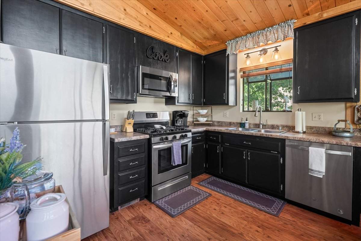 1555 Tuolumne Rd 1555 Tuolumne Rd