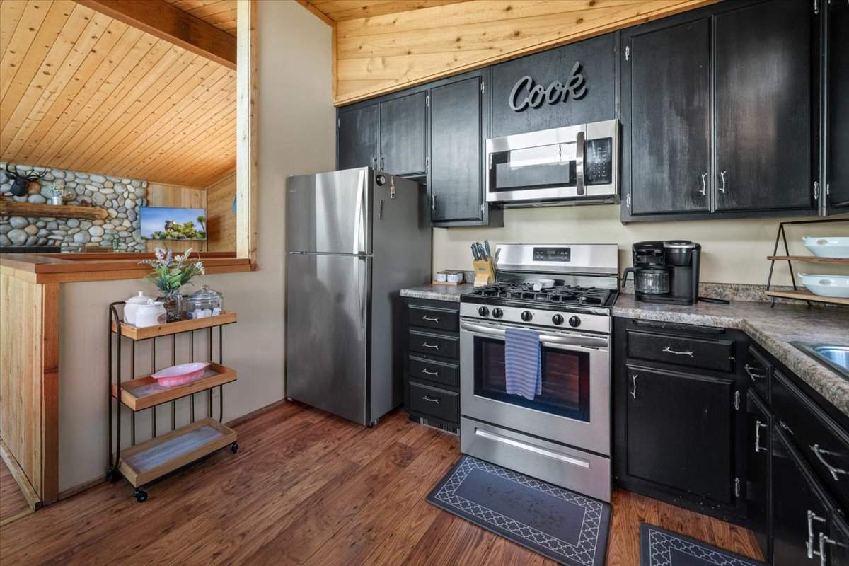 1555 Tuolumne Rd 1555 Tuolumne Rd