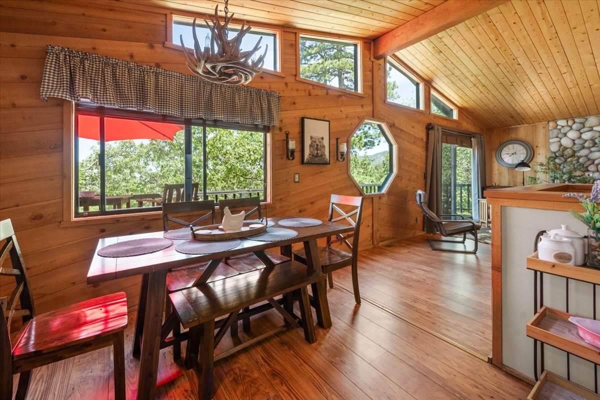 1555 Tuolumne Rd 1555 Tuolumne Rd