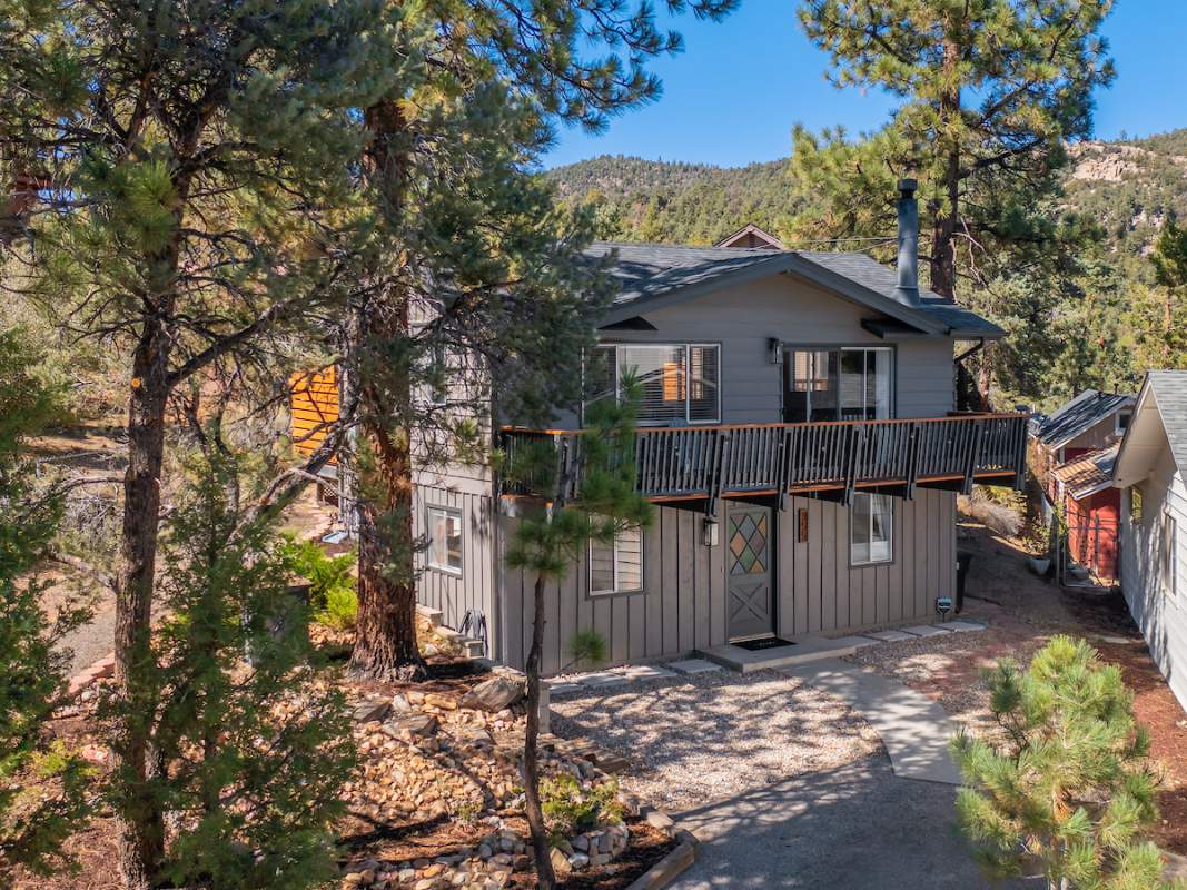 355 Mullins Dr 355 Mullins Dr