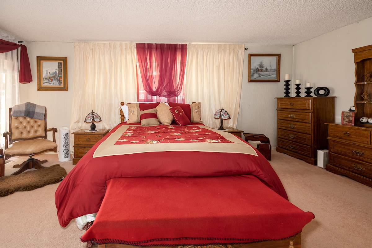 426 Holmes Ln 426 Holmes Ln