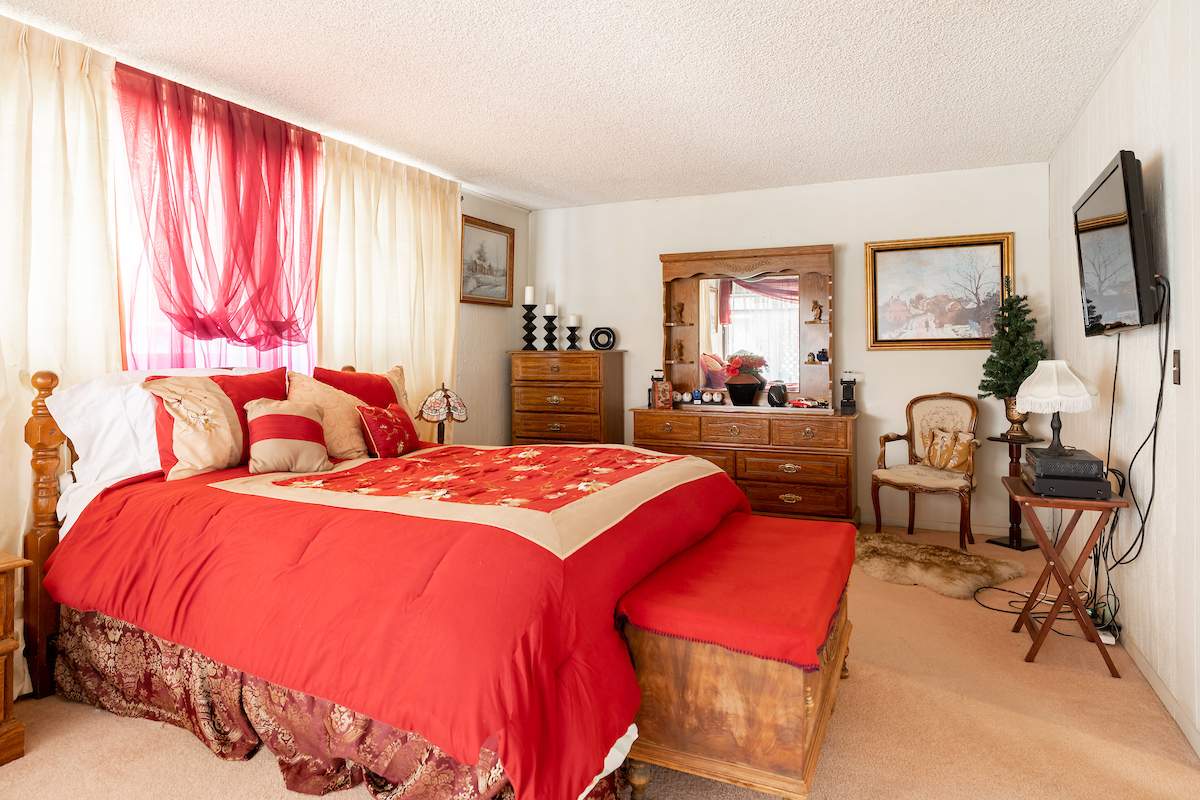 426 Holmes Ln 426 Holmes Ln