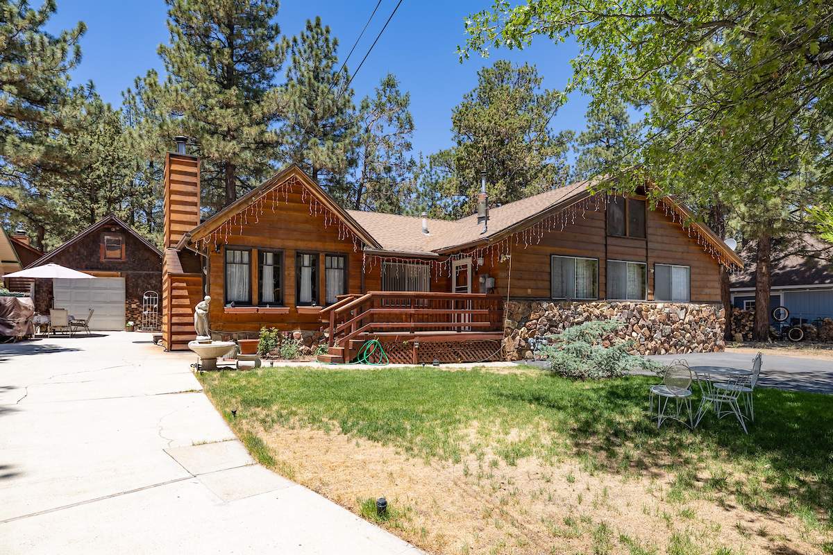 426 Holmes Ln 426 Holmes Ln