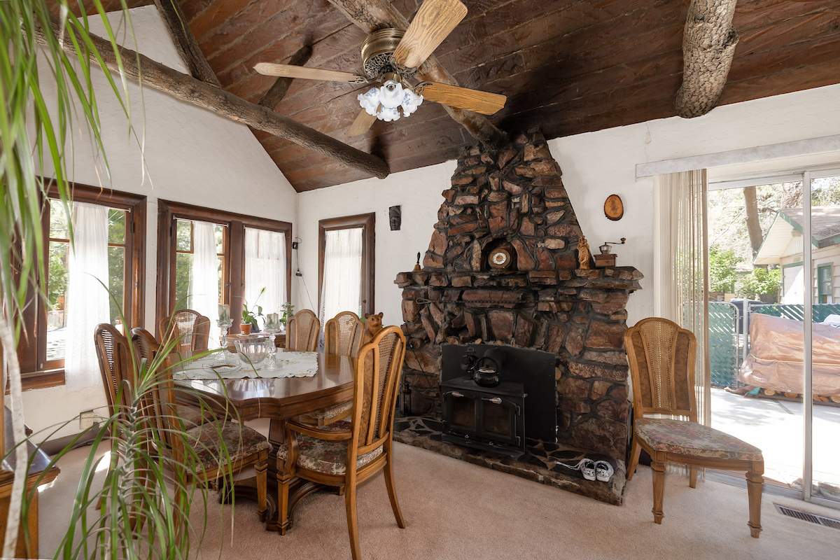 426 Holmes Ln 426 Holmes Ln