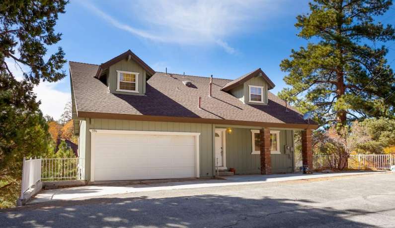 596 Villa Grove Avenue