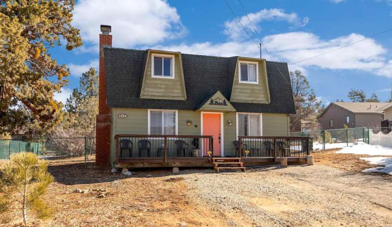 645 Villa Grove Avenue