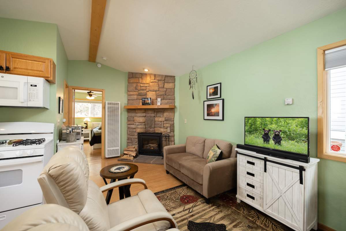 745 Cedar Ave 745 Cedar Ave