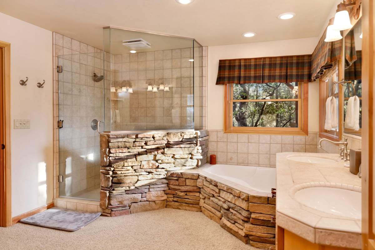 850 Menlo Dr 850 Menlo Dr