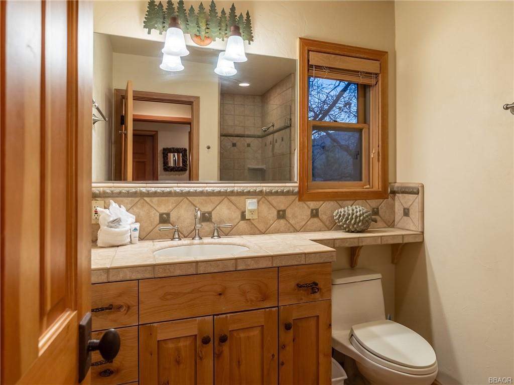 850 Menlo Dr 850 Menlo Dr