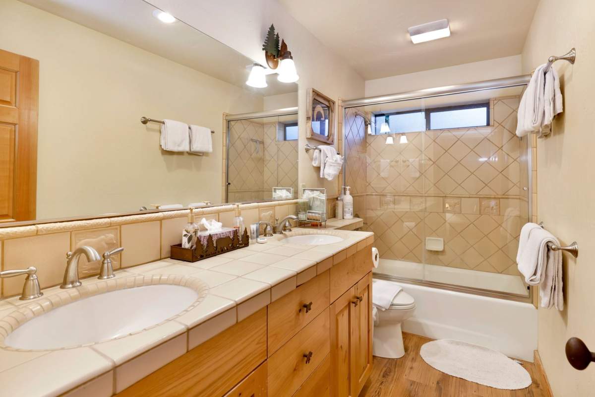 850 Menlo Dr 850 Menlo Dr