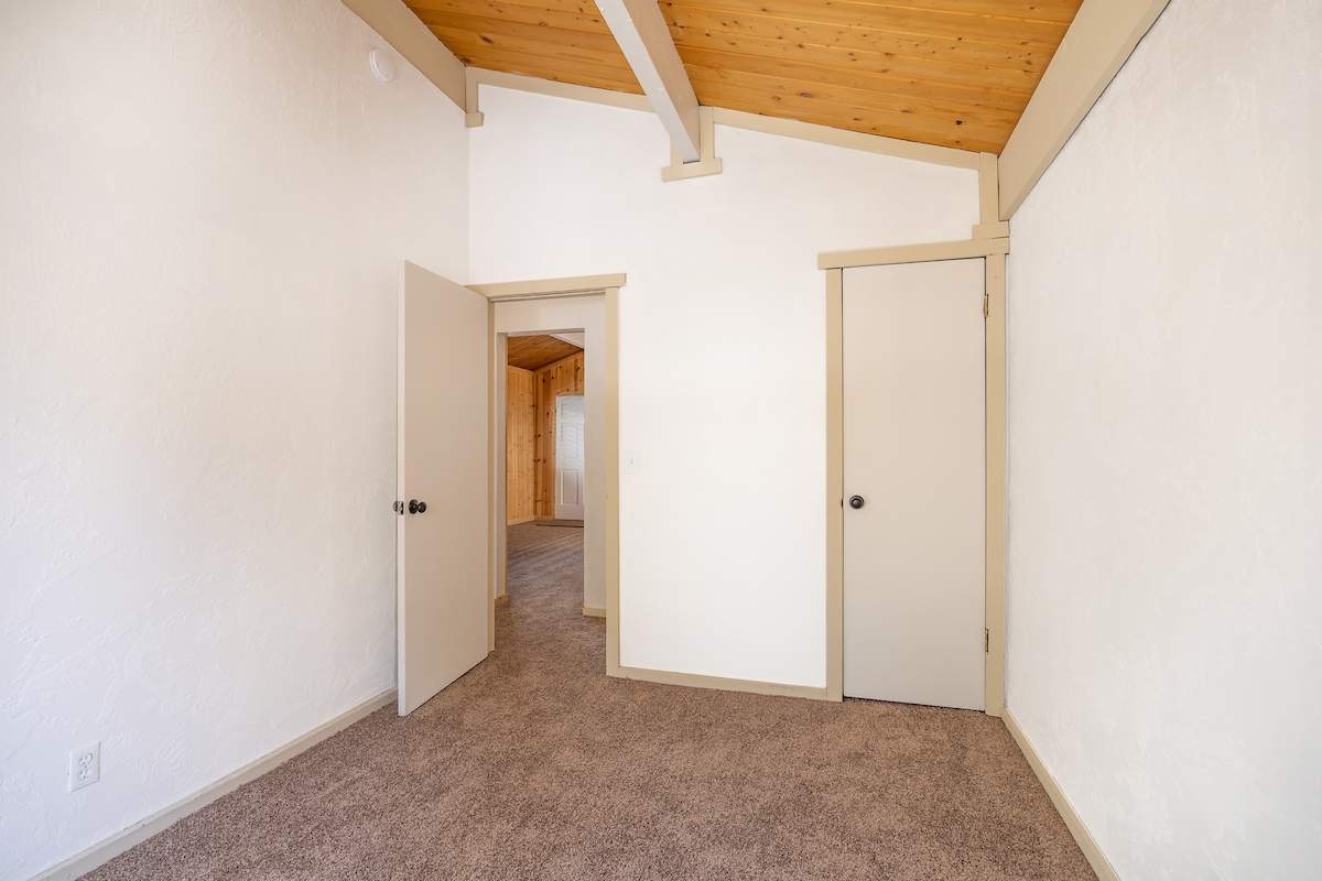 148 Spruce Ln 148 Spruce Ln