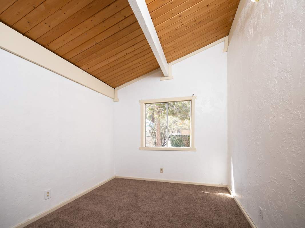 148 Spruce Ln 148 Spruce Ln