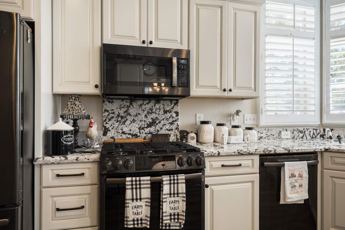 391 Montclair Drive #24 391 Montclair Drive #24