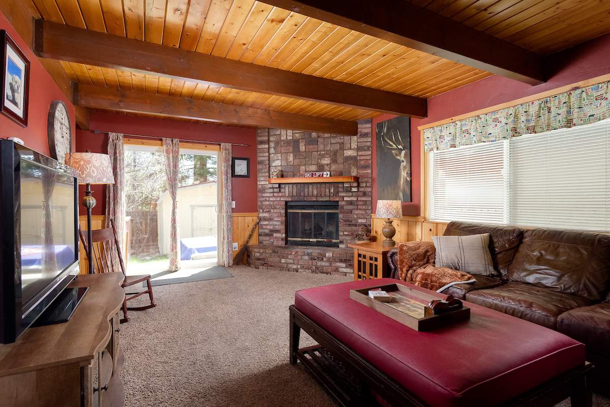 583 Spruce Ln 583 Spruce Ln