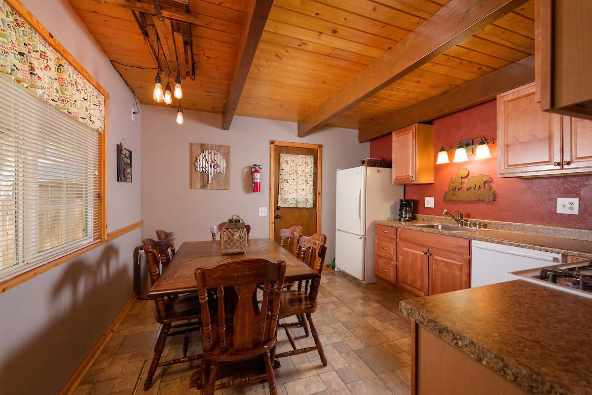 583 Spruce Ln 583 Spruce Ln