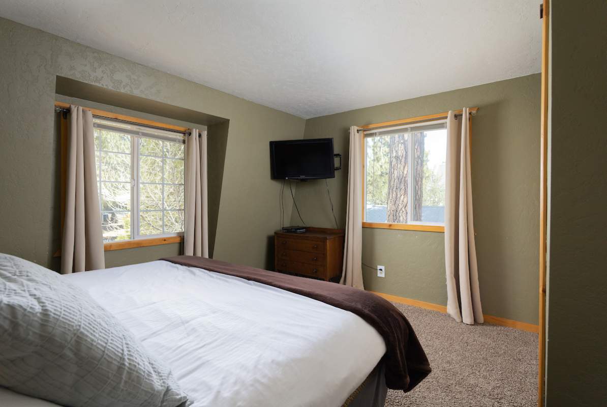 583 Spruce Ln 583 Spruce Ln