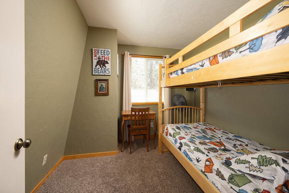 583 Spruce Ln 583 Spruce Ln