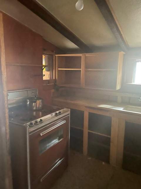 681 Maple Ln 681 Maple Ln