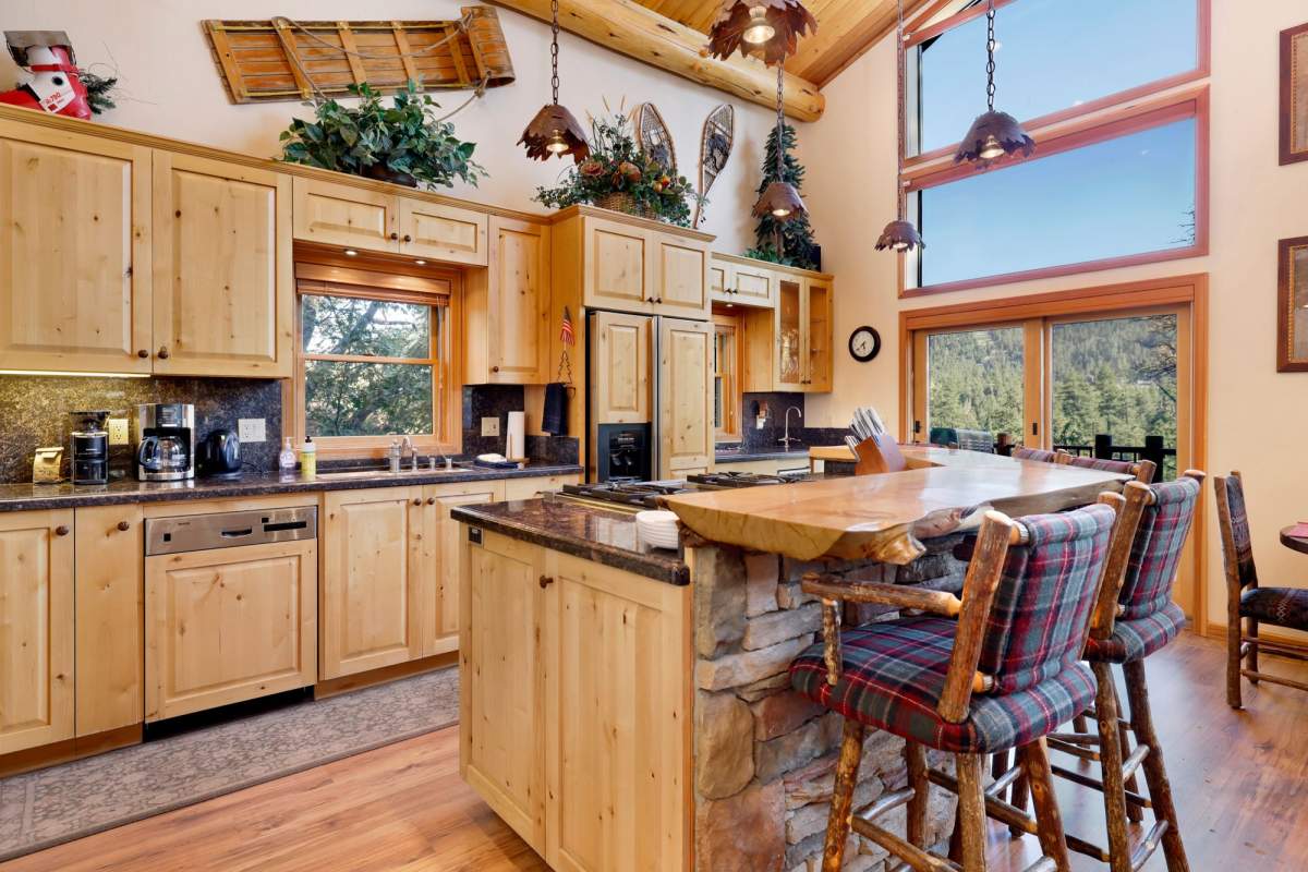 850 Menlo Dr 850 Menlo Dr